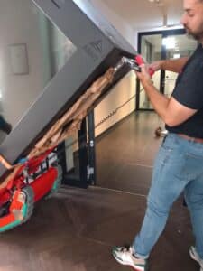 Gabelstapler, Arbeitsbühne, Treppensteiger, Sackkarre, Service München Linde, Manitou, Zonzini News, Blog Post Einsatz Treppensteiger 05