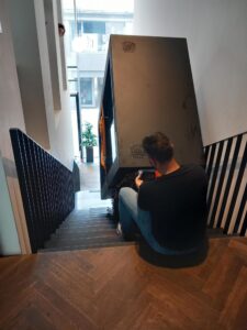 Gabelstapler, Arbeitsbühne, Treppensteiger, Sackkarre, Service München Linde, Manitou, Zonzini News, Einsatz Treppensteiger