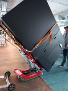 Gabelstapler, Arbeitsbühne, Treppensteiger, Sackkarre, Service München Linde, Manitou, Zonzini News, Blog Post Einsatz Treppensteiger