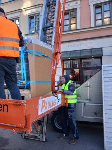 Gabelstapler, Arbeitsbühne, Treppensteiger, Sackkarre, Service München Linde, Manitou, Zonzini News, Laborgeräte in Arztpraxis München verbringen 04